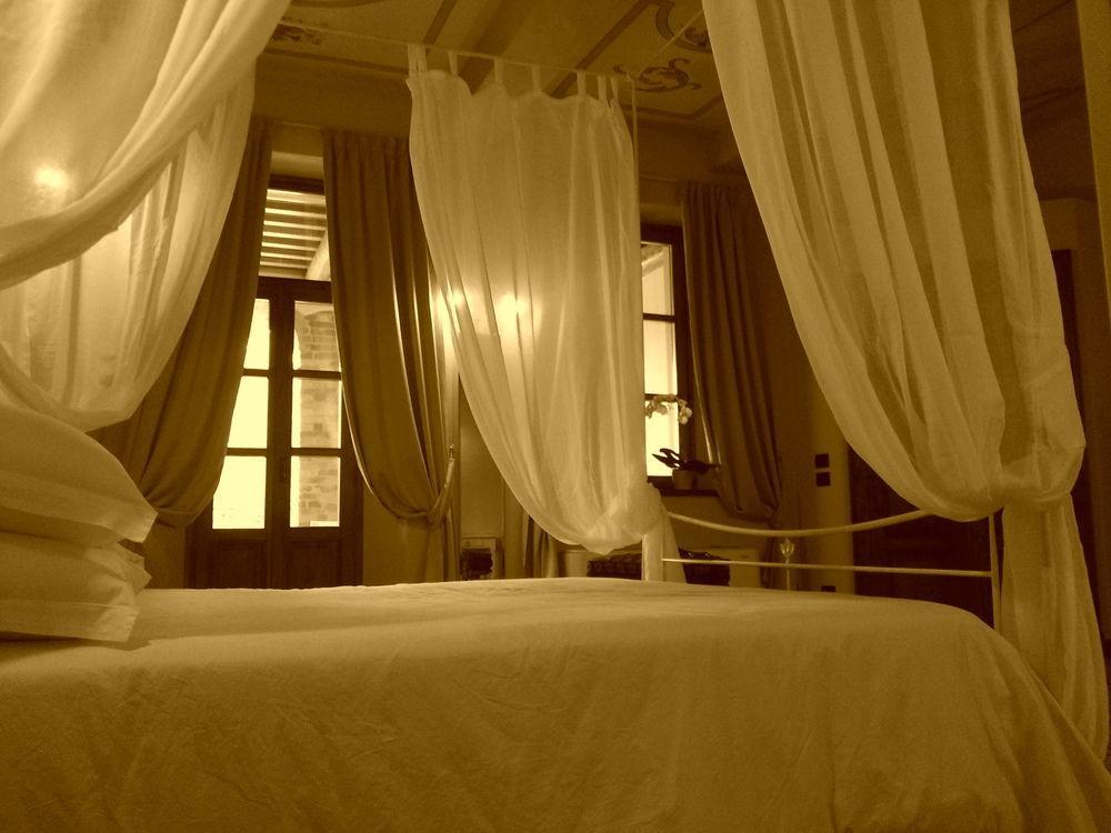 Dimora Cortese Castagnole delle Lanze ภายนอก รูปภาพ