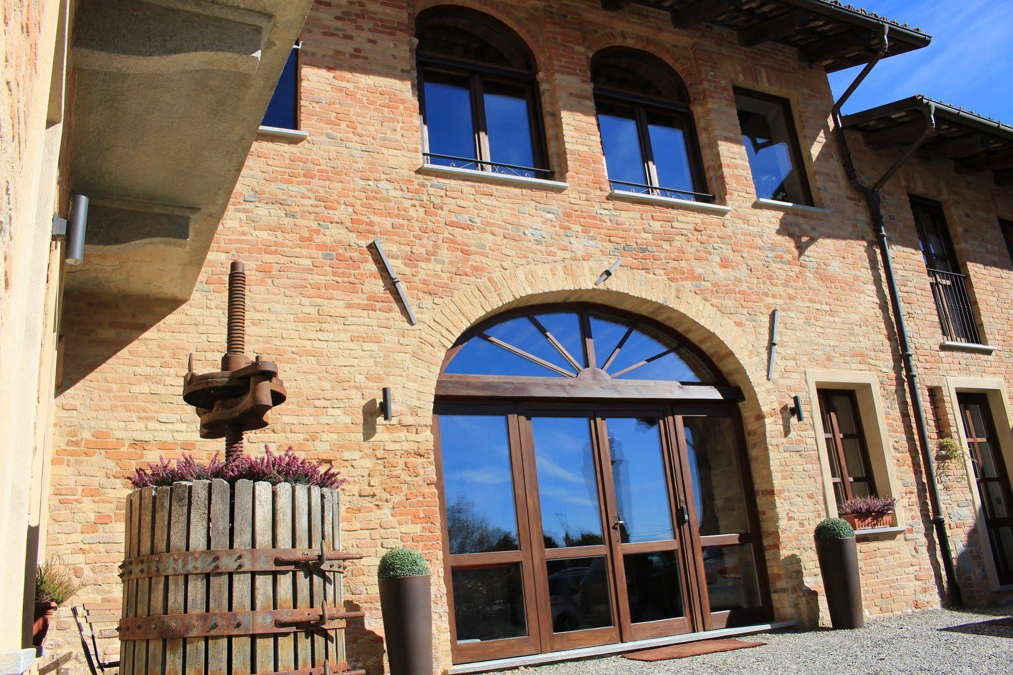 Dimora Cortese Castagnole delle Lanze ภายนอก รูปภาพ